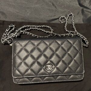 Elegant Black Quilted Crossbody Bag